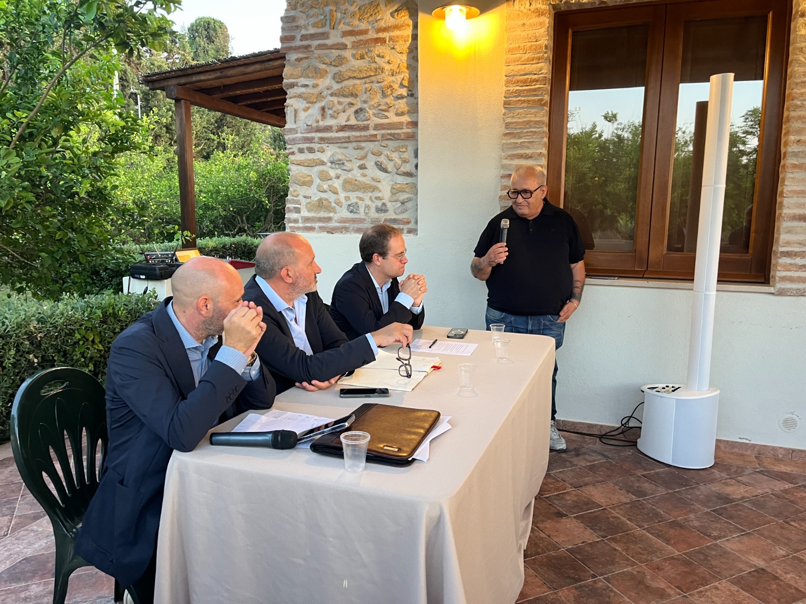 Assemblea pubblica