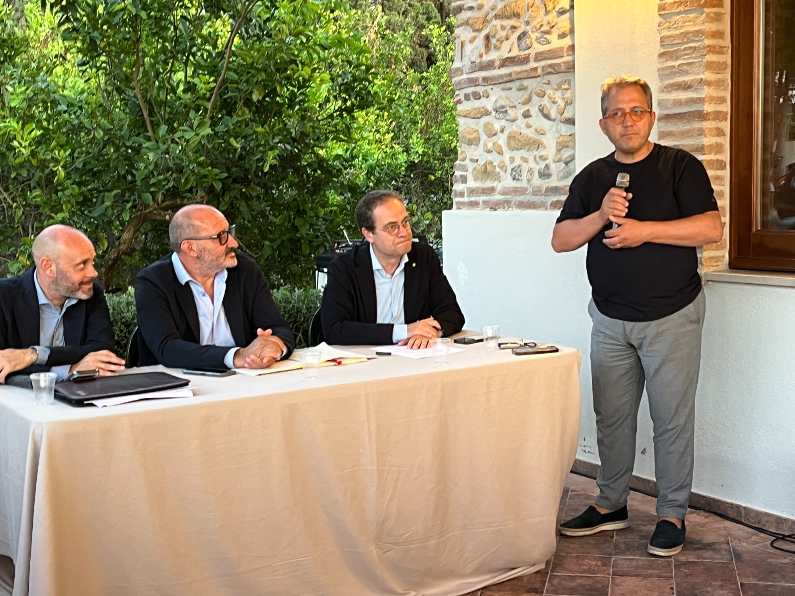 Assemblea pubblica